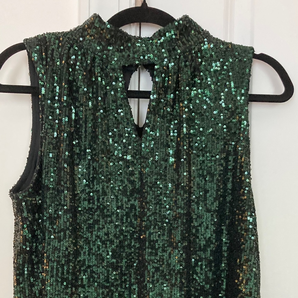 Keyhole Sequins in Emerald